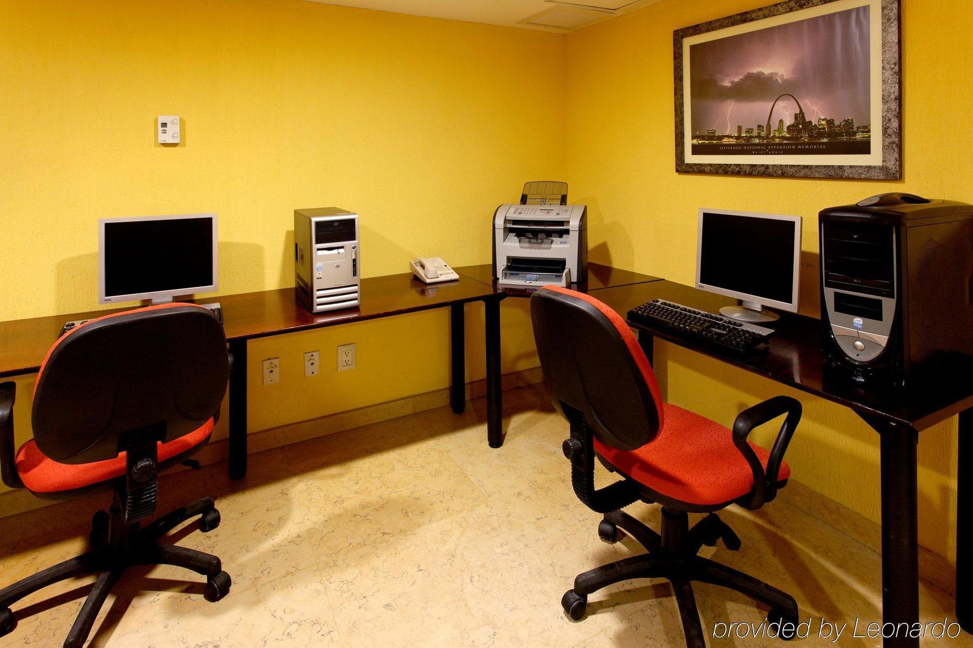 Holiday Inn Express Nuevo Laredo By Ihg Einrichtungen foto